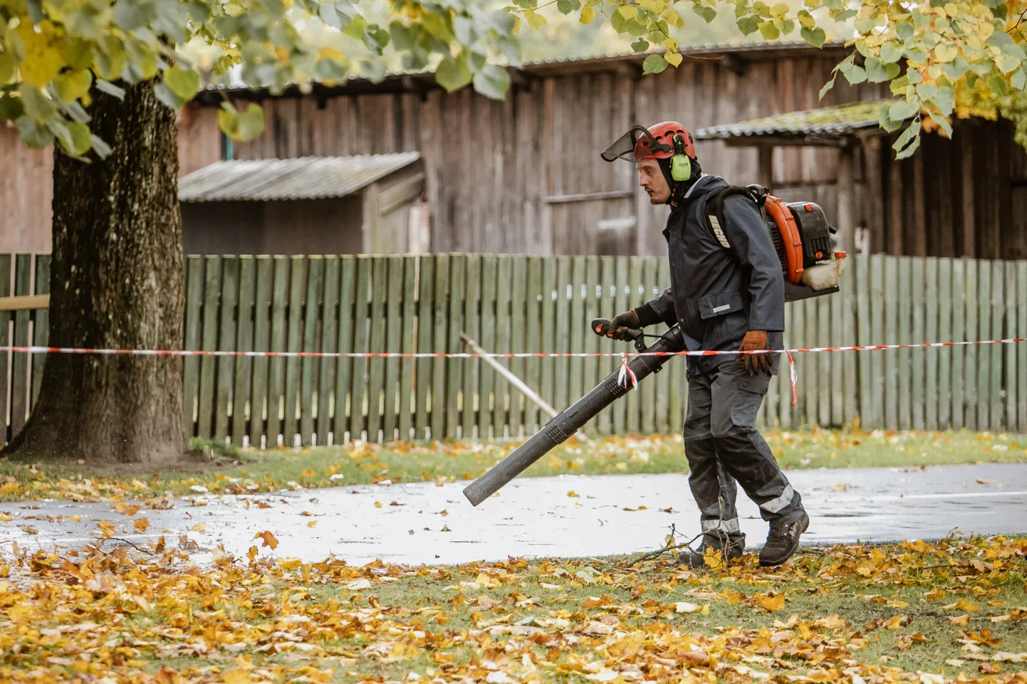 Lehepuhuri hooletu kasutamine laastab keskkonda.