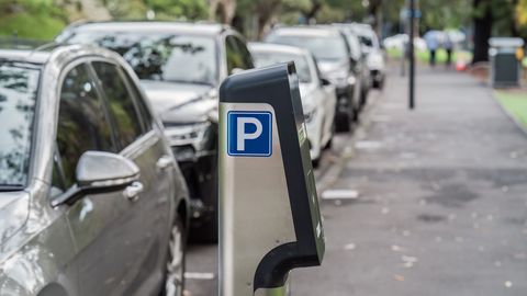 В Риге могут пересмотреть правила парковки