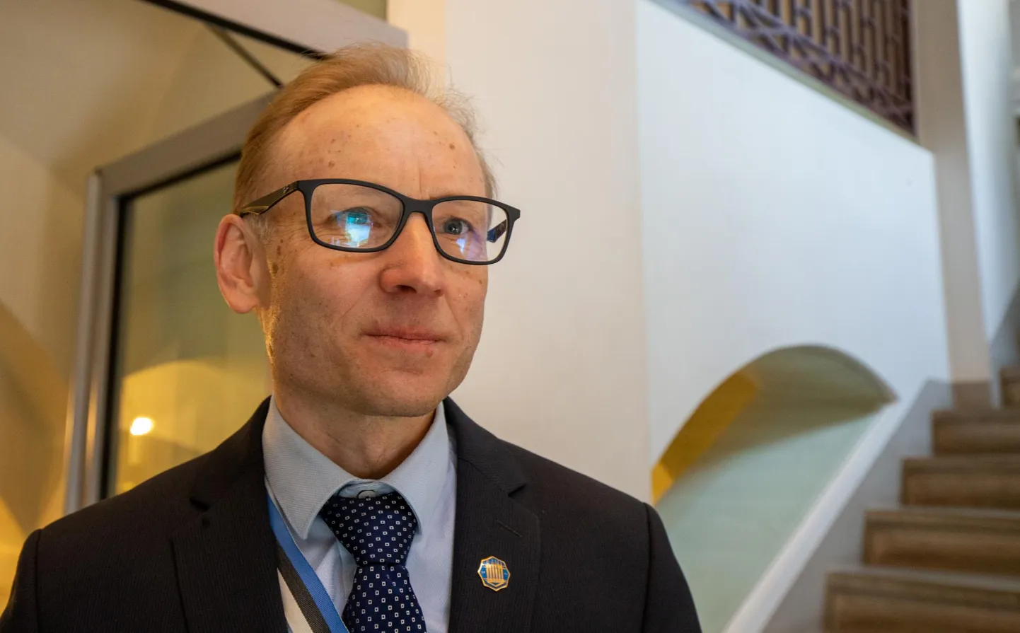 Eelnõu luges volikgou istungil ette Eesti 200 saadik Pärtel Piirimäe.