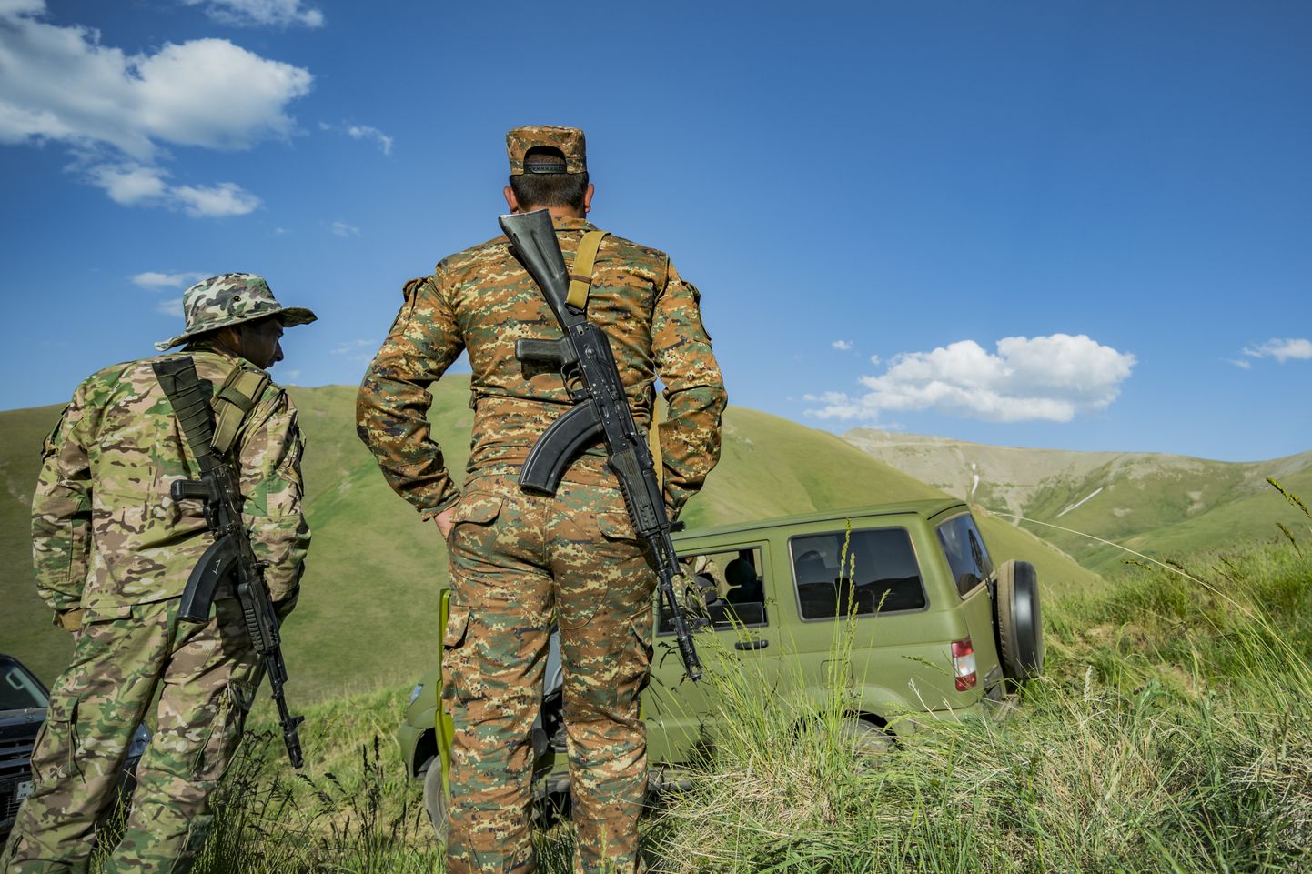 Armeenia sõdurid Aserbaidžaani piiril patrullimas.