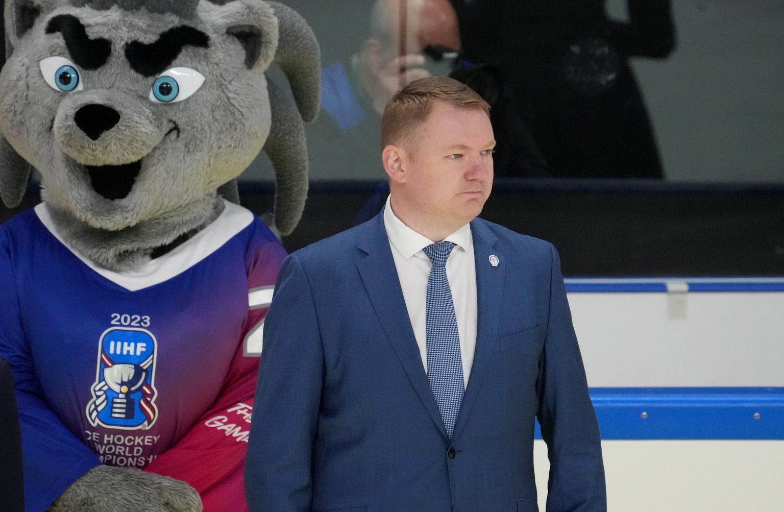 Saeimas priekšsēdētājs Edvards Smiltēns apmeklē pasaules hokeja čempionāta spēli starp Latvijas un Norvēgijas valstsvienībām ''Arēnā Rīga''.