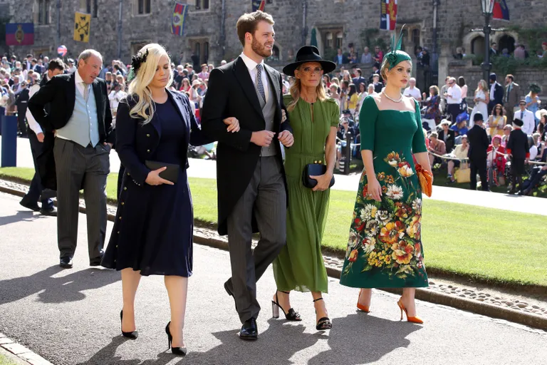 Vasakult paremale: prints Harry nõbud Eliza Spencer, Louis Spencer ja Kitty Spencer. Louisi käevangus on nende ema Victoria Aitken.