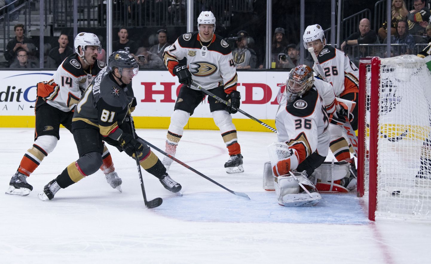 NHL spēle starp Vegasas "Golden Knights" un Anaheimas "Ducks" komandām