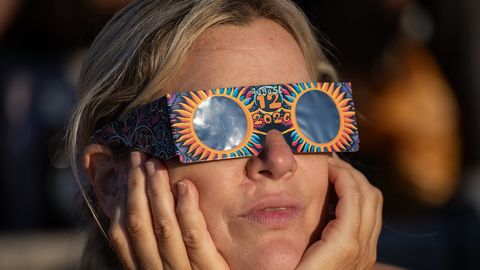 One Symptom After Solar Eclipse Could Signal Serious Eye Damage, Experts Warn