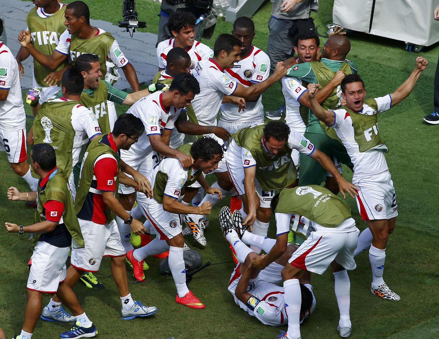 Rõõmsad Costa Rica mängijad.