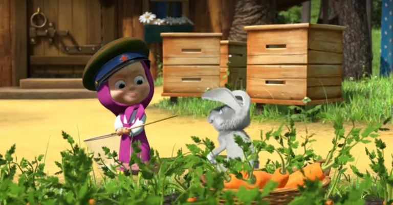 Multifilmi-Maša nõukogude piirivalvuri mütisis.