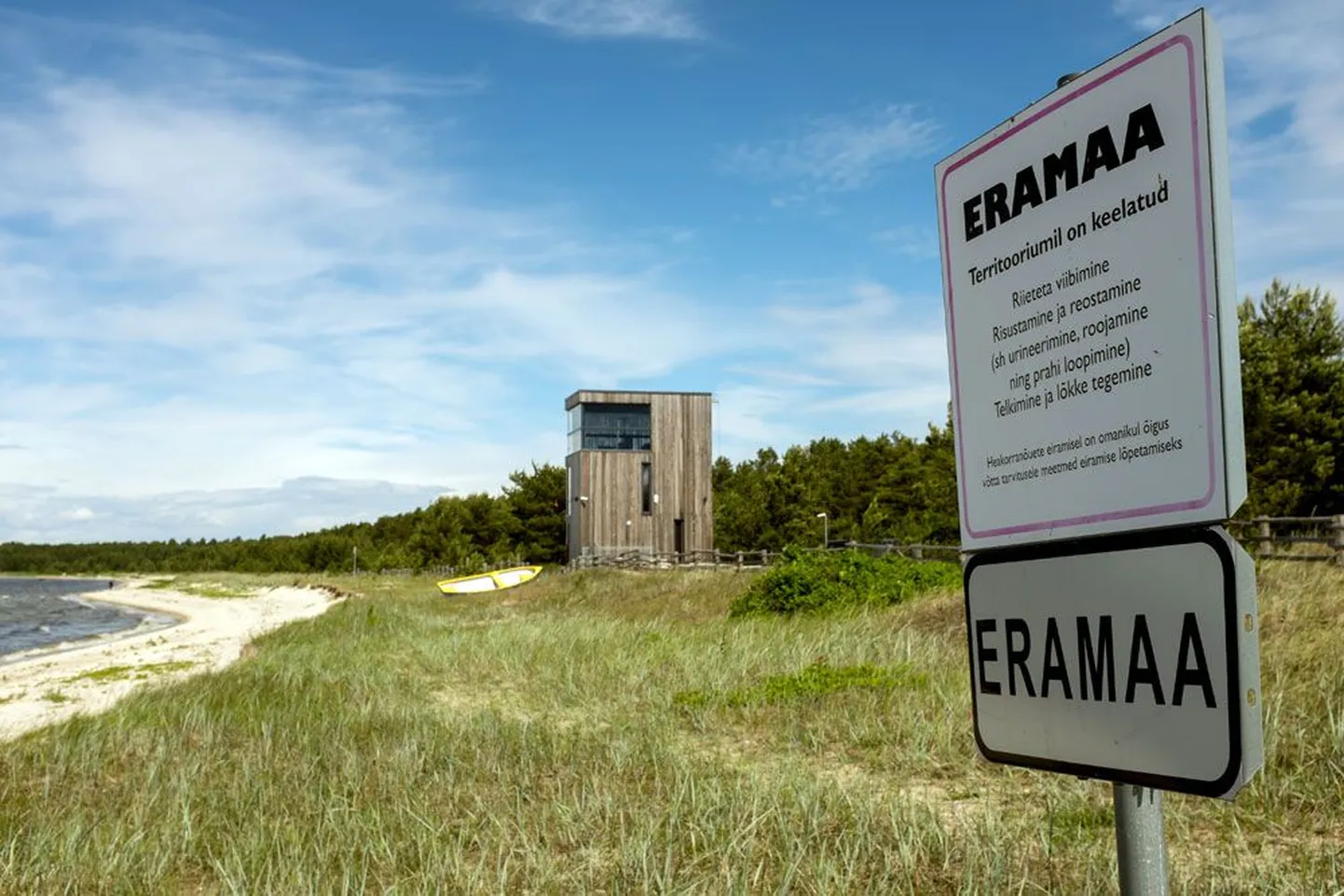 Edaspidi peavad omanikud oma maal kehtivad piirangud selgelt esile tooma, nagu pildil oleva ranna-ala omanik Harjumaal Laulasmaa kandis.