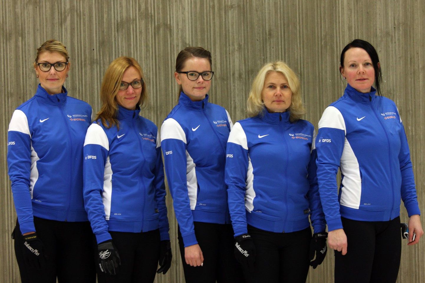 Eesti curling’u-naiskond (vasakult): Maile Mölder, Kristiine Lill, Triin Madisson, Küllike Ustav, Lembe Marley.
