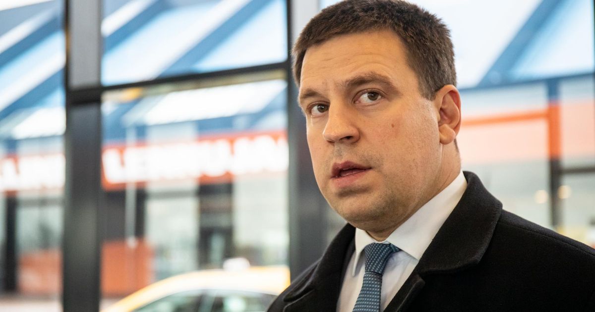 Peaminister saabub täna Rakverre