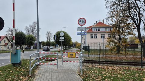 Raudteeülekäik muutus jalakäijatele ja ratturitele veel ohutumaks