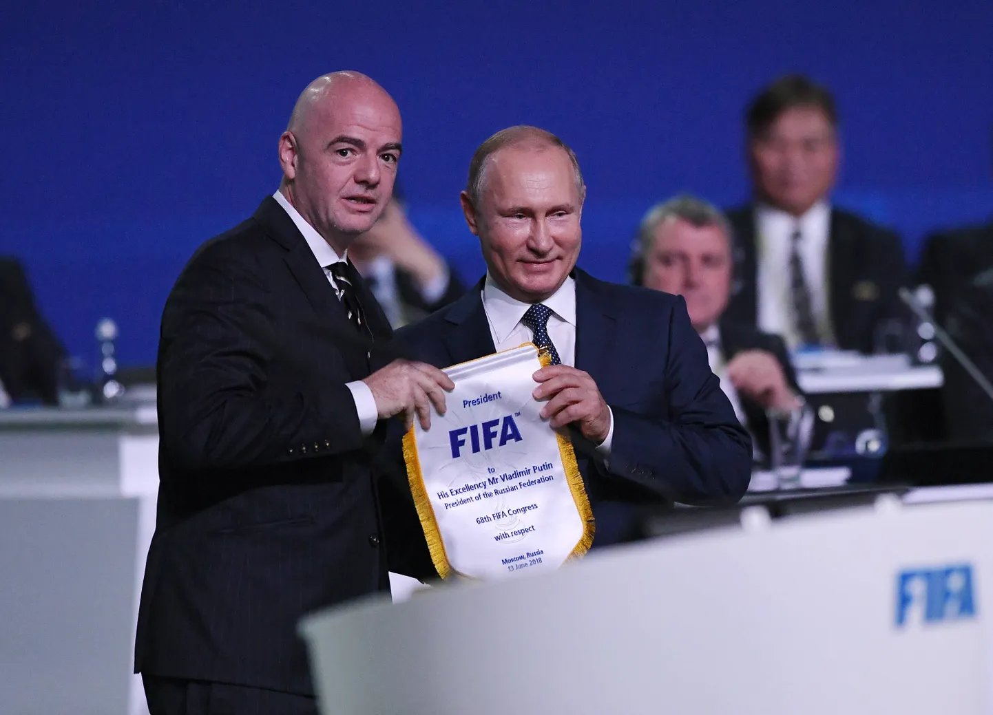 FIFA president Gianni Infantino (vasakul) koos Venemaa riigipea Vladimir Putiniga.
