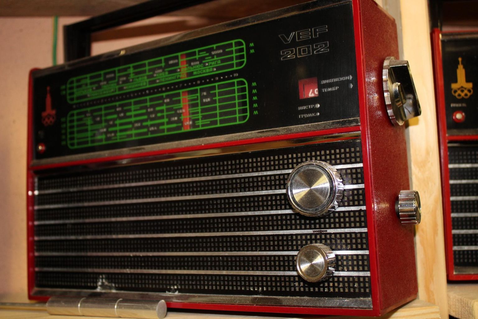 Nõukogude ajal oli üks populaarsemaid raadiovastuvõtjaid lätlaste toodetud VEF.