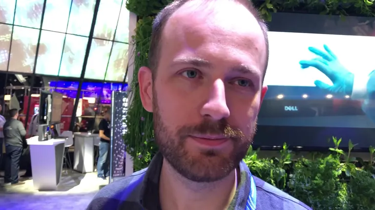 AeroFarms vastutav süsteemi insener Michael Fernandez