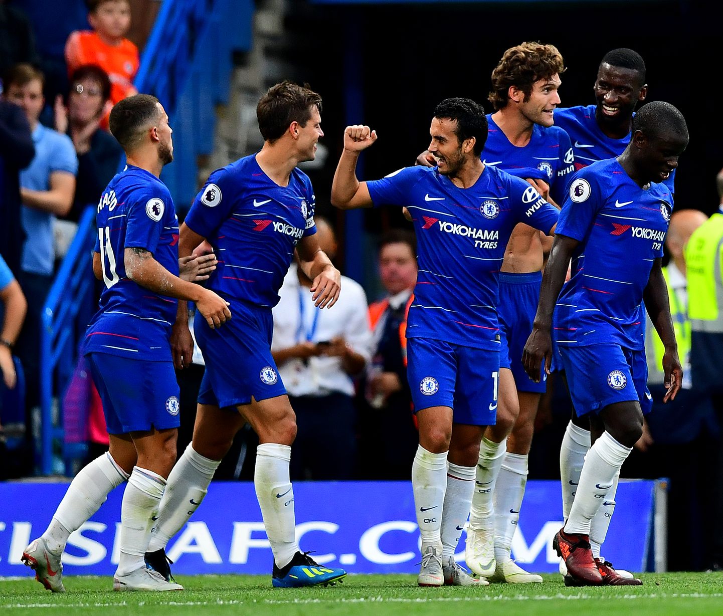 Chelsea väravat tähistamas