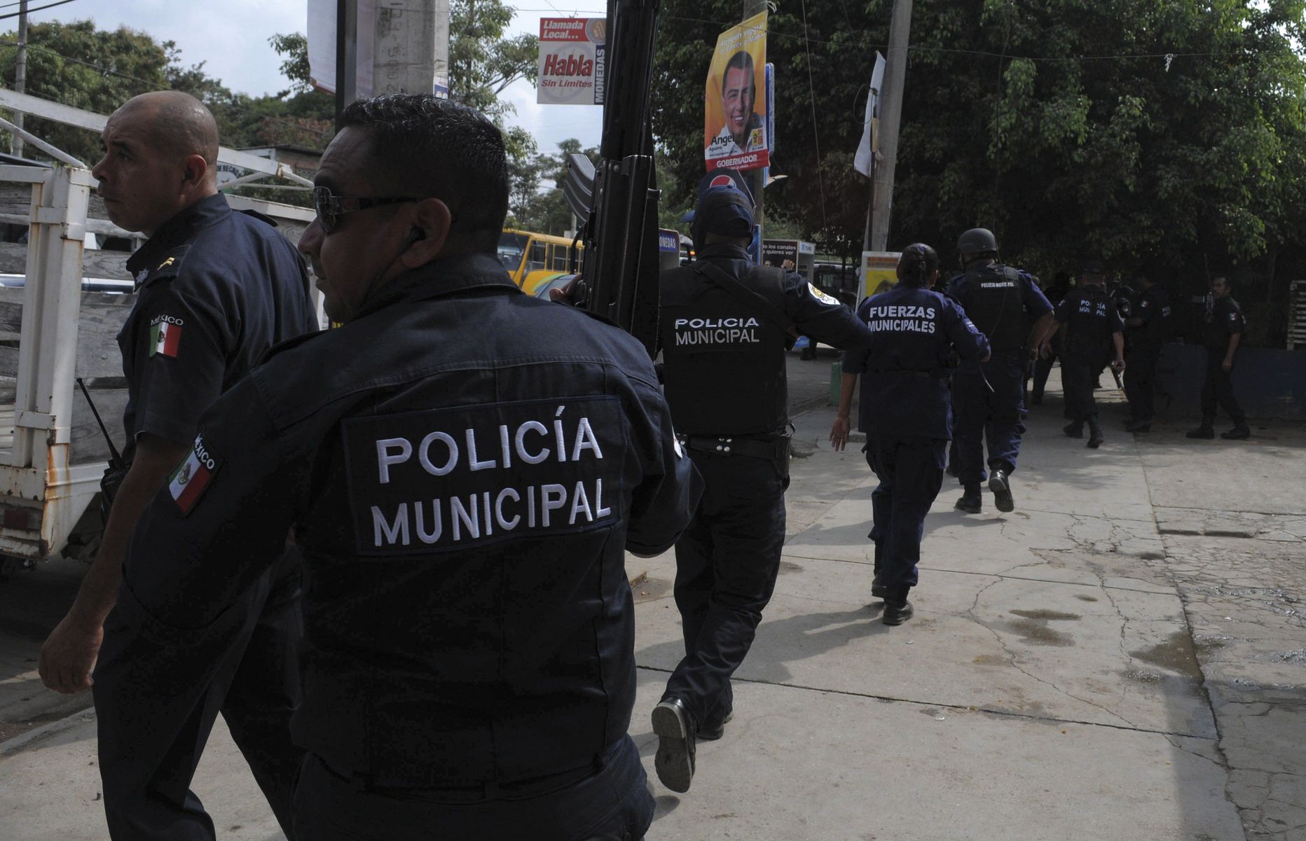 В пятницу вечером неизвестные в Акапулько также обстреляли полицейский участок.