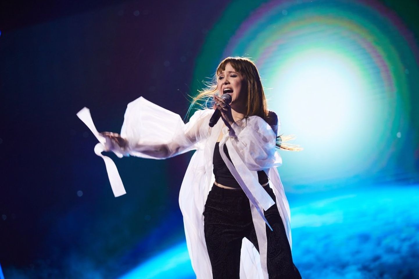 Алика Милова была фаворитом конкурса, и мощь ее выступления оценили и телезрители, и жюри.