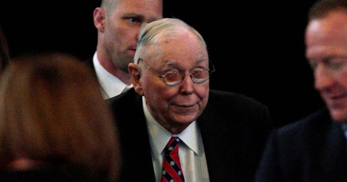 Buffetti äripartner nimetas Teslat Hiinas sealse elektriautotootja haledaks varjuks