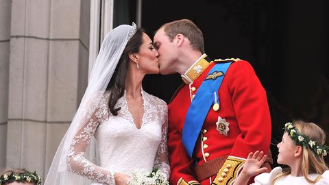 KUNINGLIKUD ARMULOOD ⟩ Kuidas Briti kuningapere paarid tegelikult kohtusid?