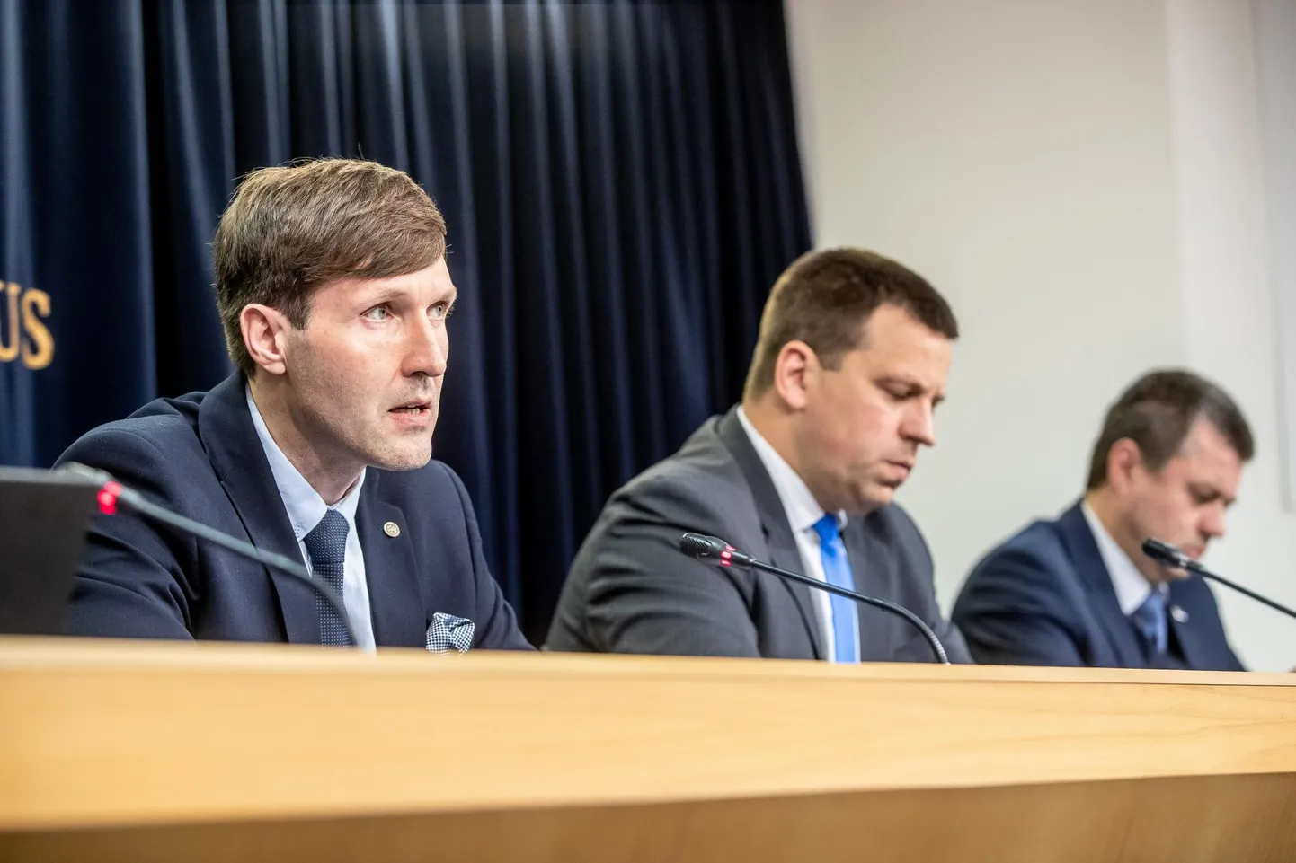 Mart Helme, Jüri Ratas. Valitsuse pressikonverents.