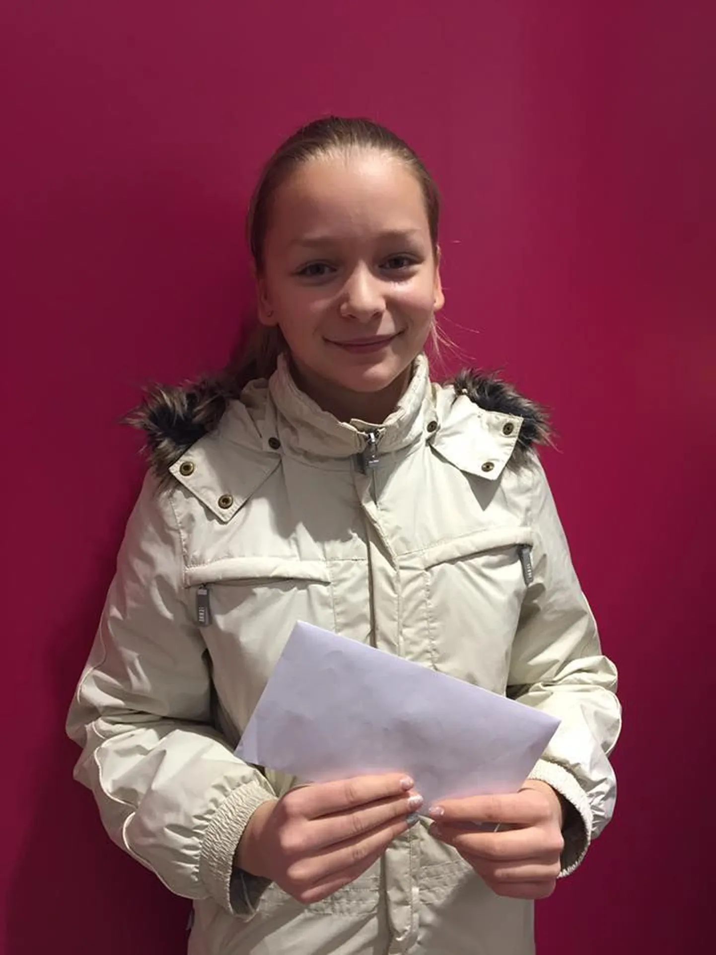 12-aastane Mia annetas oma taskuraha.