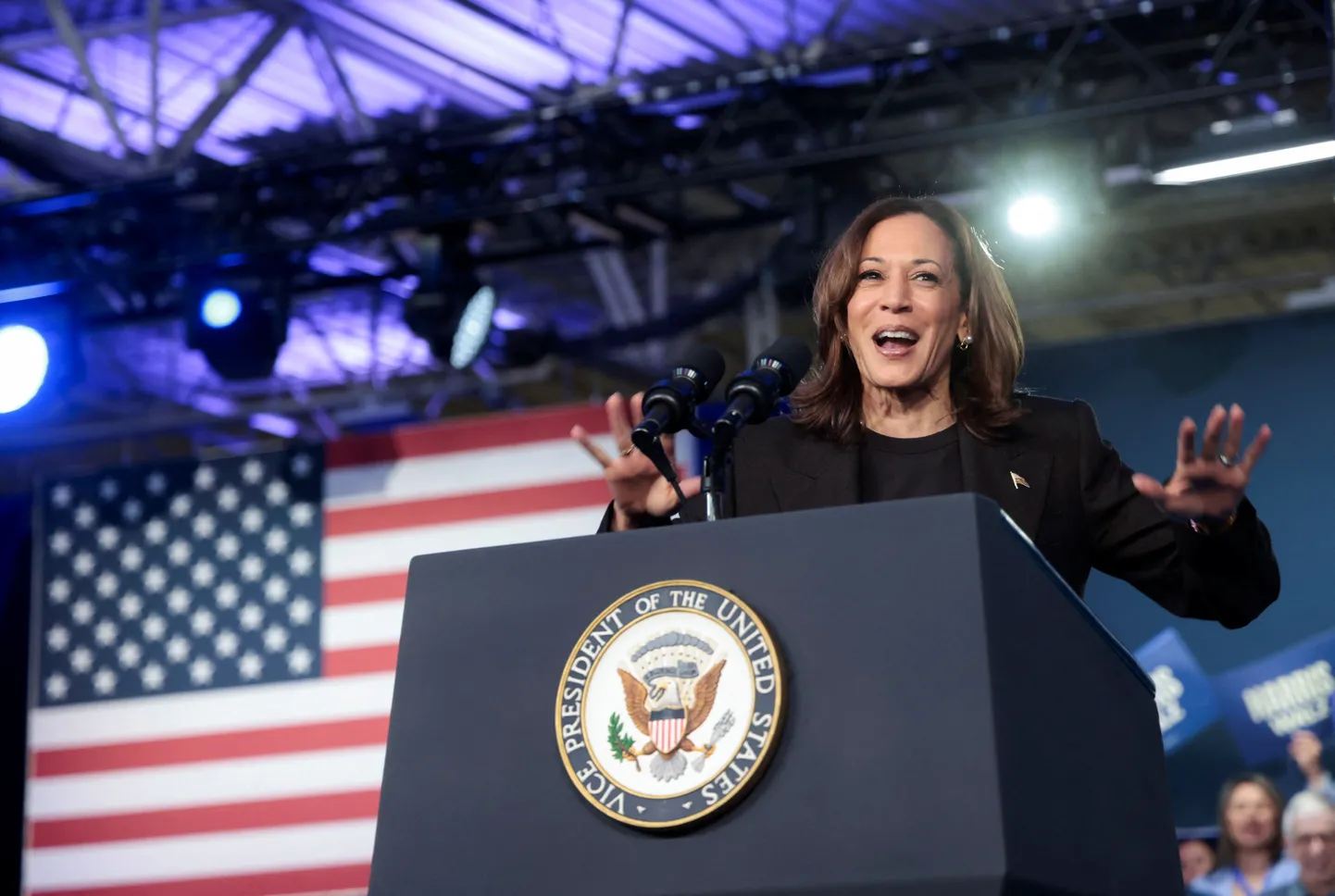 USA asepresident ja demokraatide presidendikandidaat Kamala Harris valimisüritusel Michigani osariigis Waterfordis reedel, 18. oktoobril.