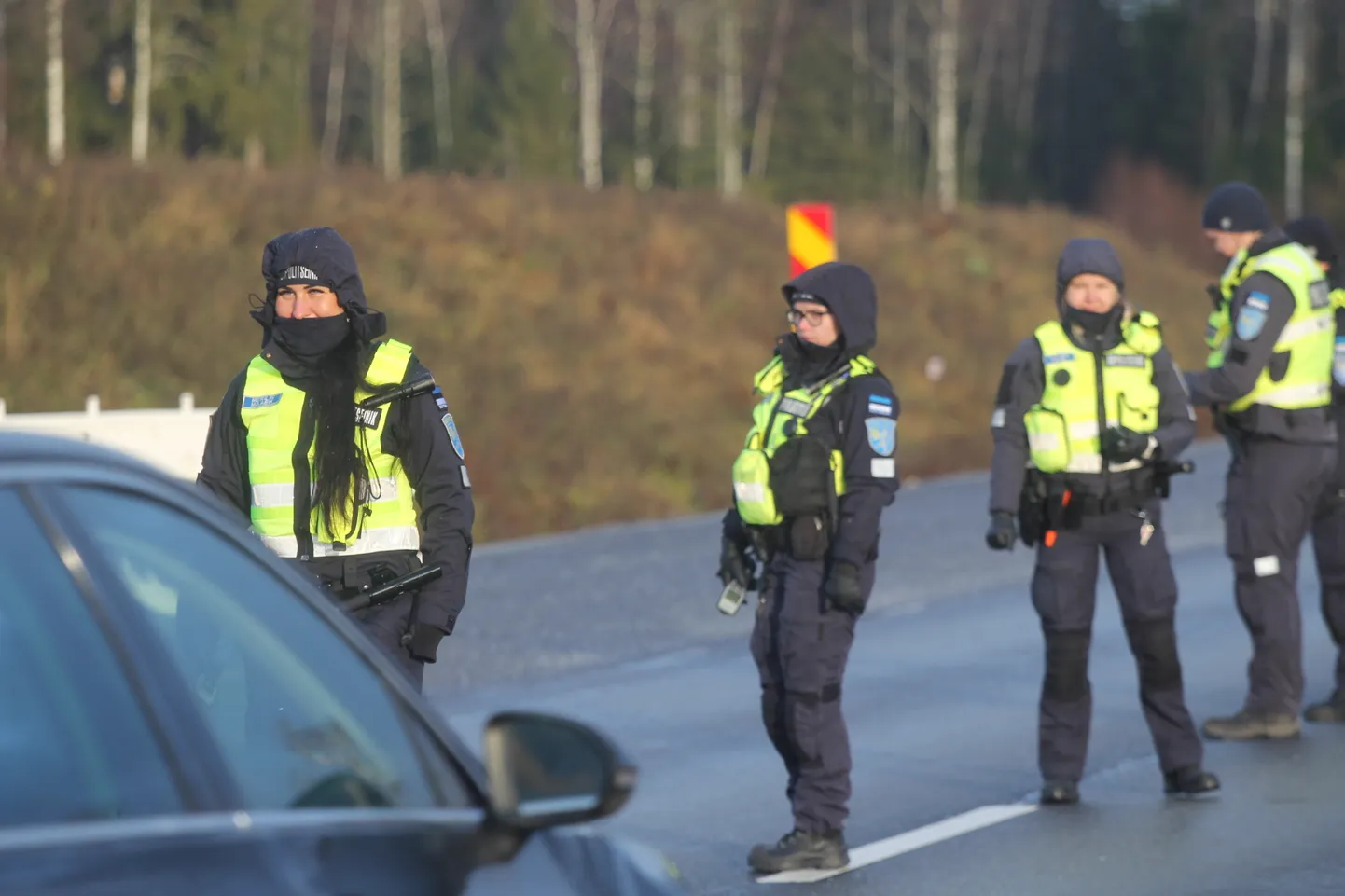 Kõik puhuvad; politseinikud; politsei, Tallinna-Tartu maantee; talv; kontroll; liiklus