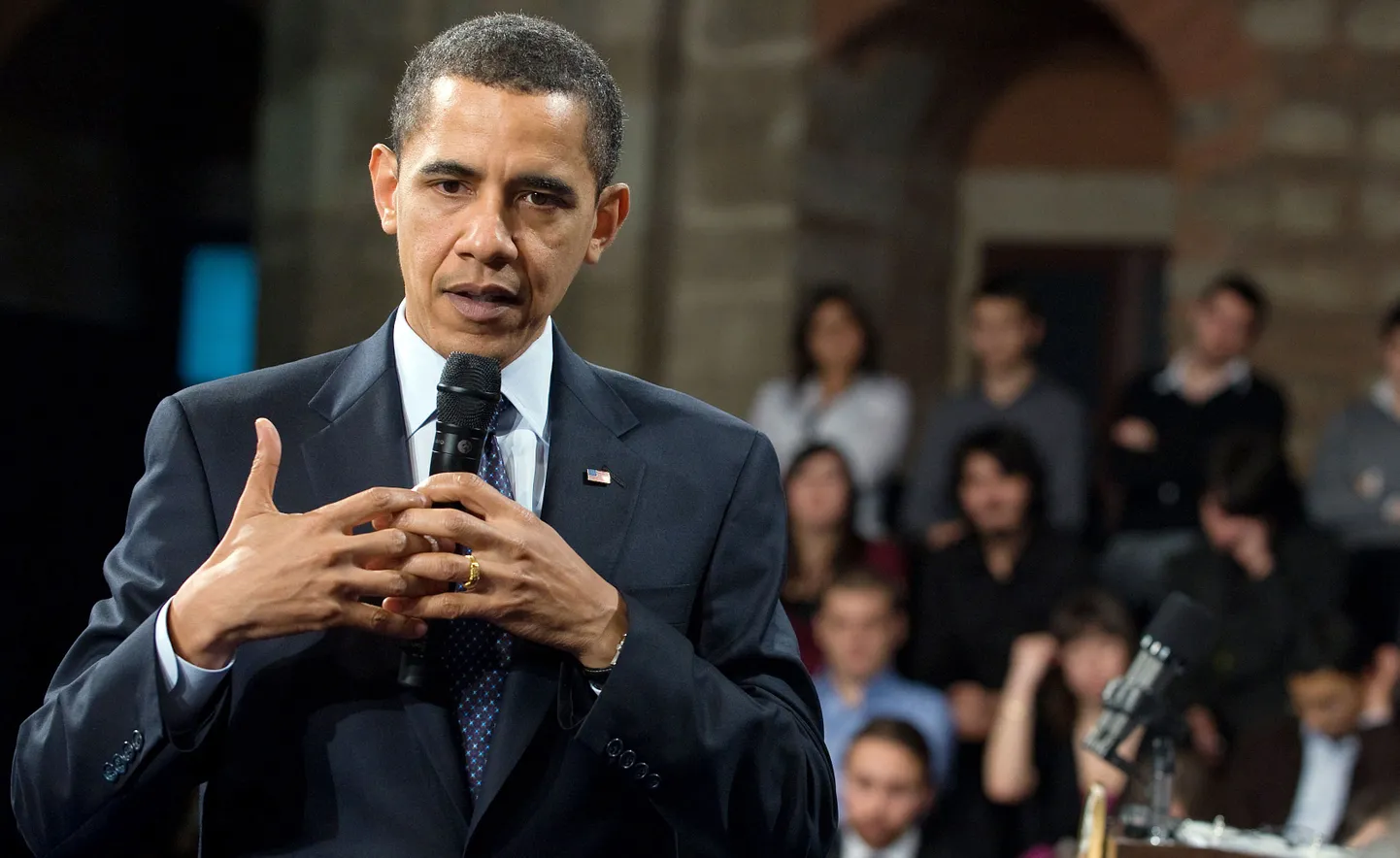USA president Barack Obama kohtus Istanbuli külastades ka kohalike tudengitega.