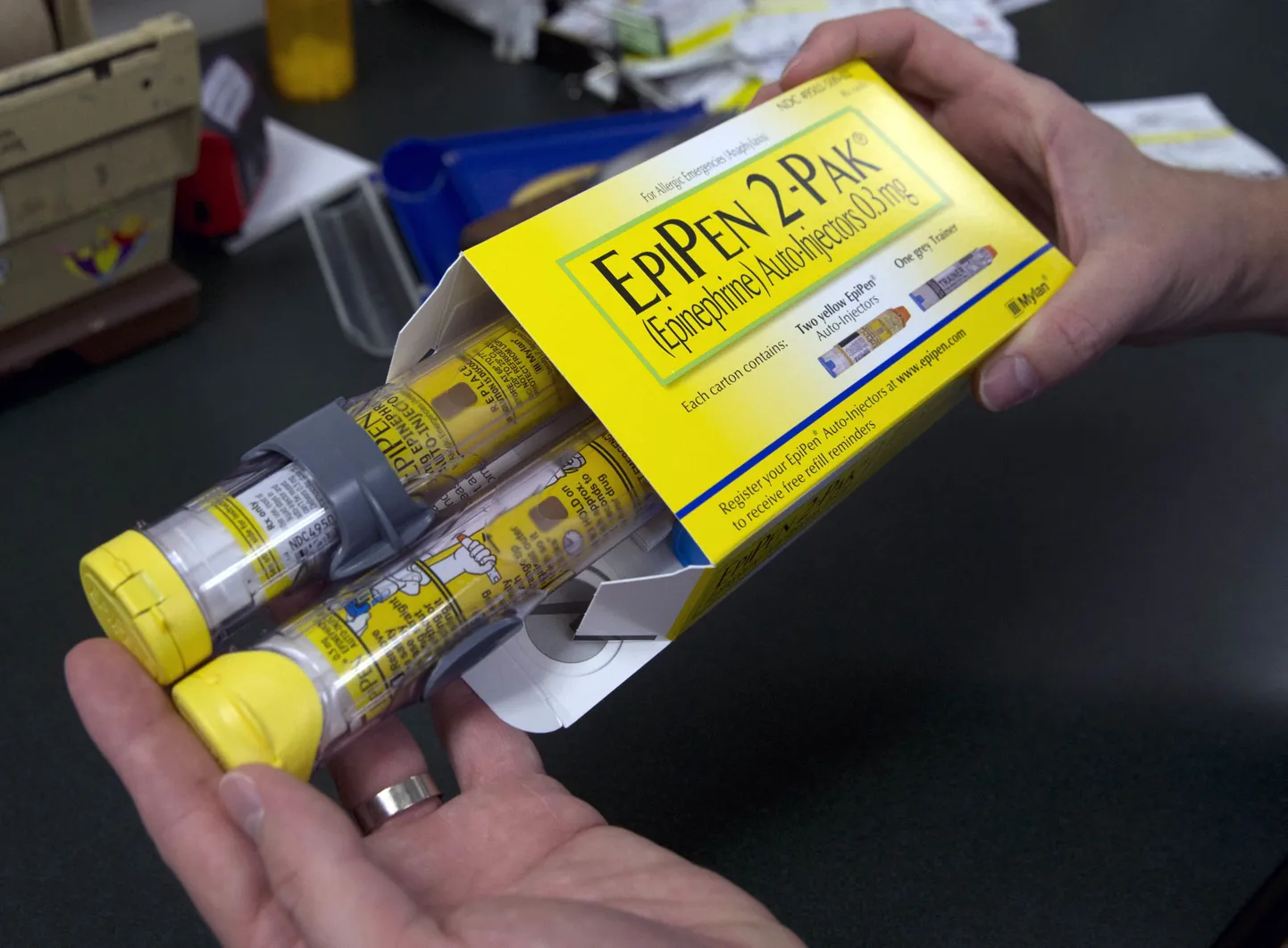 Epipen võib päästa allergiku elu, kuid selle kõrge hind on USAs poliitikud ja aktivistid vihale ajanud.