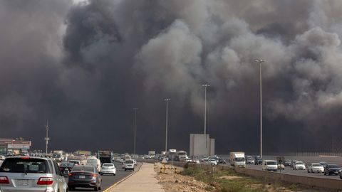 В Саудовской Аравии горит вокзал, все охвачено черным дымом