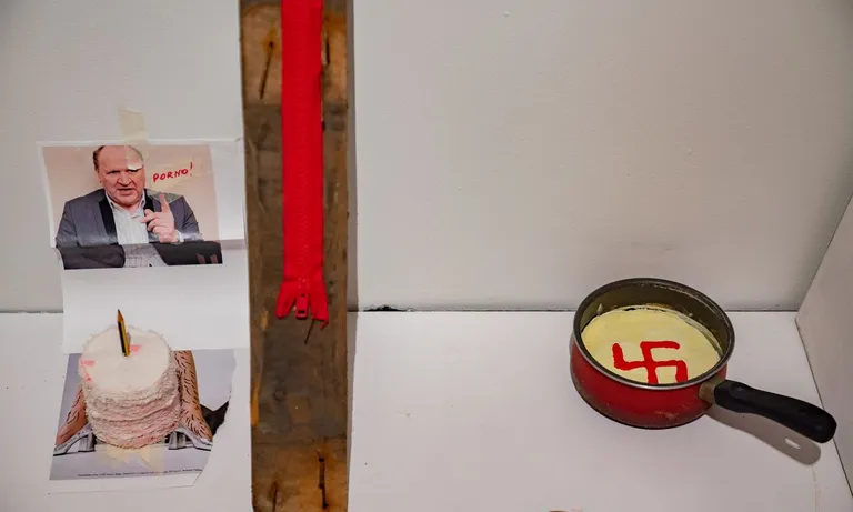 Mart Helme foto on osa Kadi Estlandi kunstiteosest.