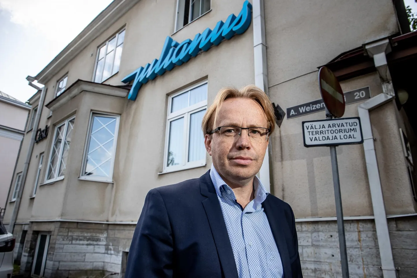 Julianuse juht Ülar Maapalu soovitab inimestel varuda reserve ning mitte võtta viimase piirini kohustusi.
