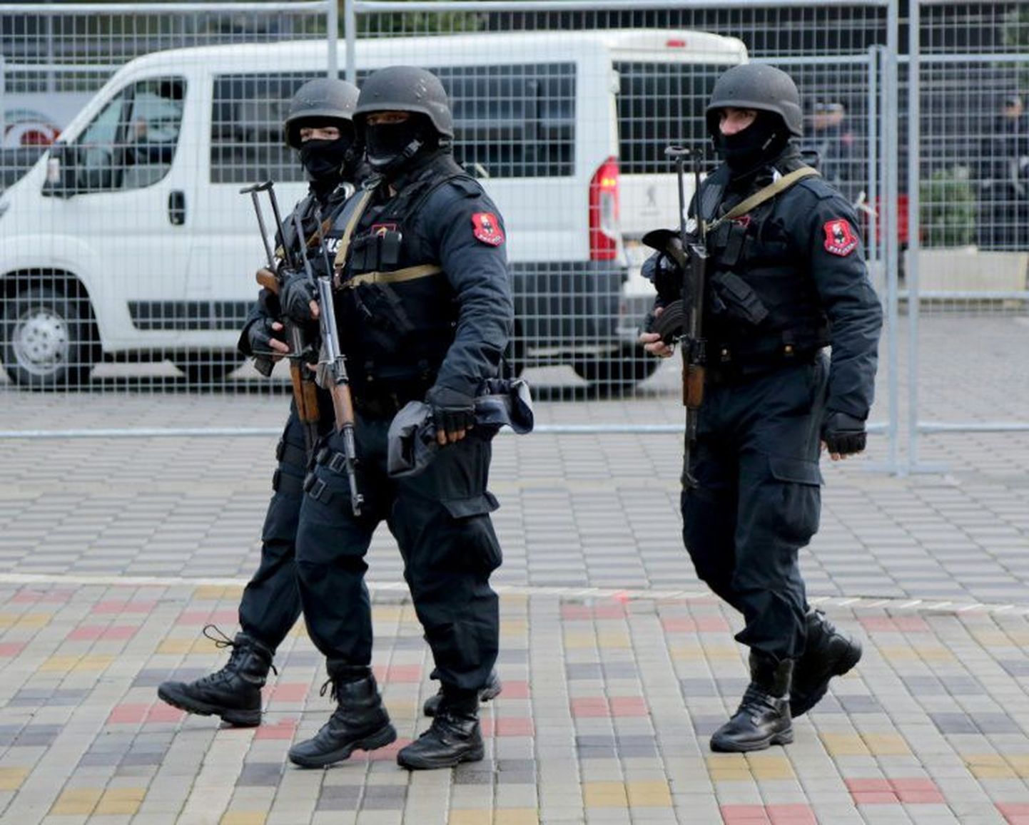 Albaania politsei tabas migrantide smugeldamisega tegelenud jõugu.