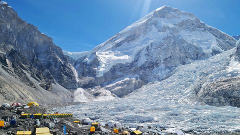 Nepali mägironija tõusis 29. korda Džomolungmale