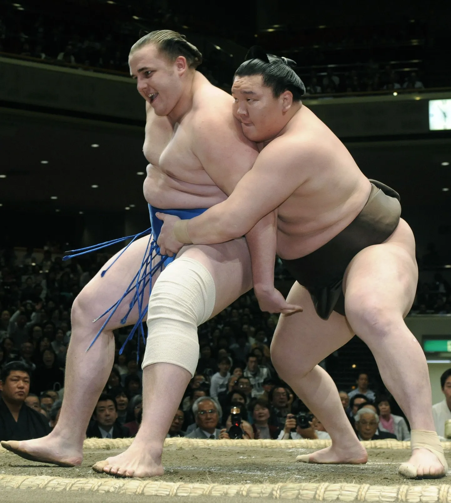 Kaido Höövelson alias Baruto ning yokozuna Hakuho.