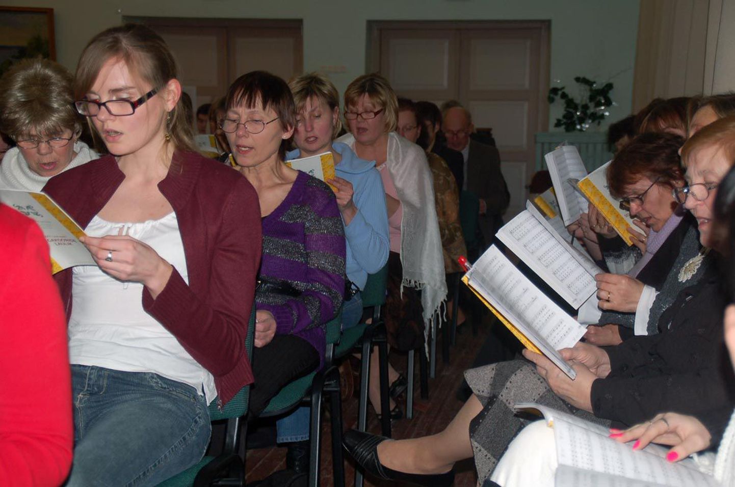 Aravete kultuurimaja sai eelmisel laupäeval kooride ühislaulmisel «Järvako 2009» lauljaid pilgeni täis.