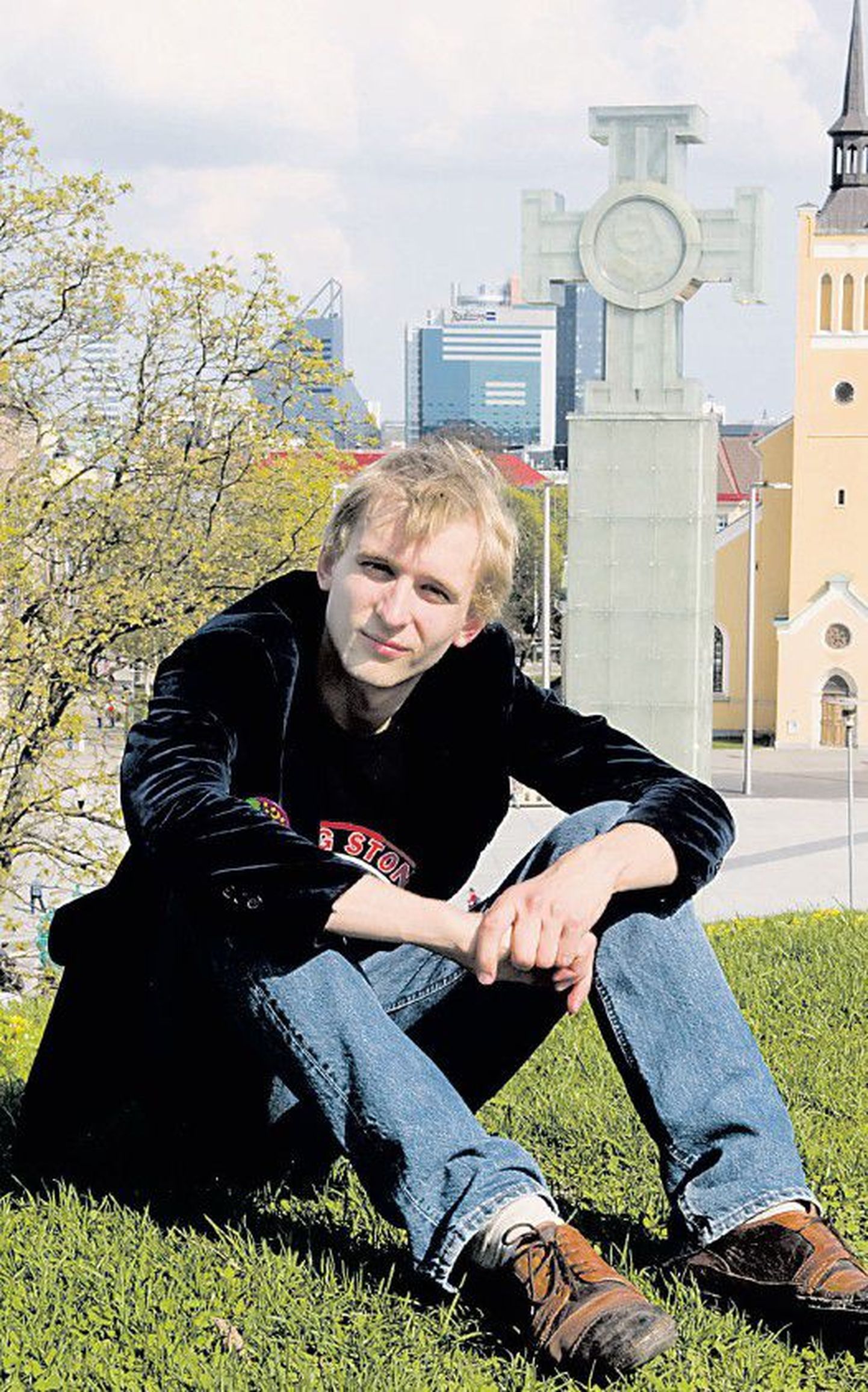 Робин Юхкенталь выступит за Эстонию на международном конкурсе песни в составе ансамбля Malcolm Lincoln с песней Siren уже во вторник, 25 мая, вечером.
