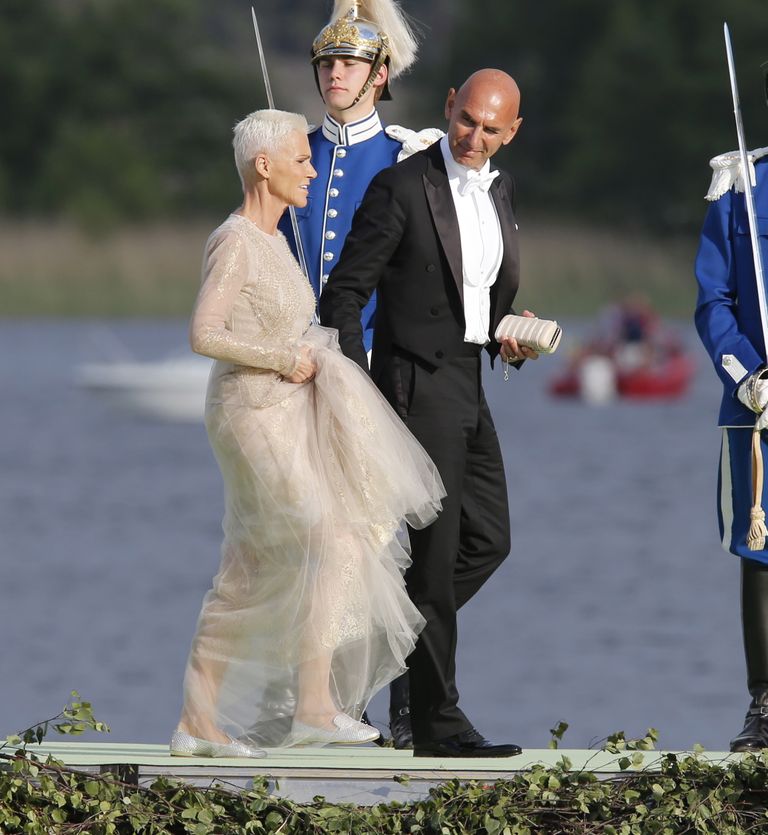 Marie Fredriksson ja ta abikaasa Mikael Boyloys 8. juunil 2013 printsess Madeleine'i pulmas
