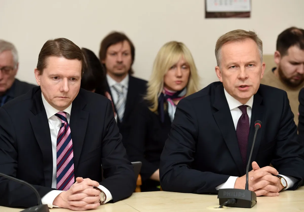 Bijušais FKTK vadītājs Pēters Putniņš un LB prezidents Ilmārs Rimšēvičs Saeimas komisijas sēdē pirms Putniņa iecelšanas amatā