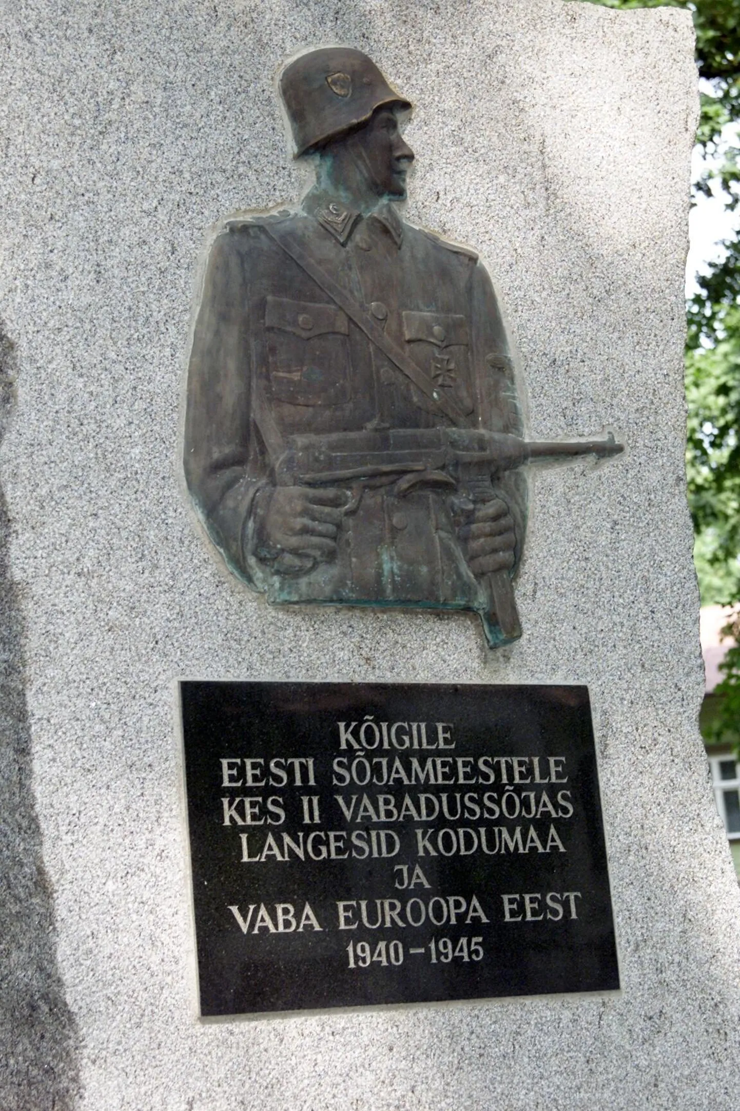 Sõjameeste monument esimese tekstiversiooniga, millega see püstitati Vanasse parki.
