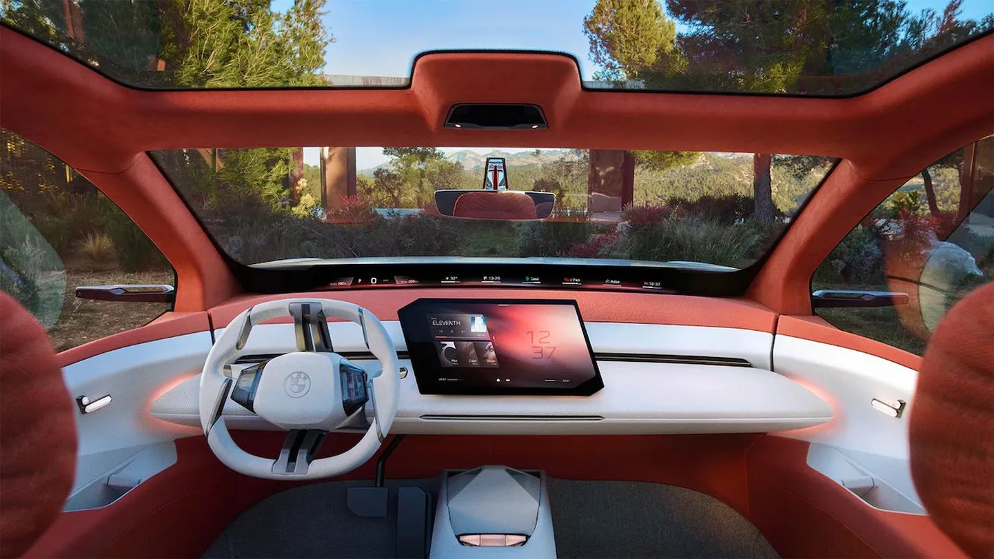 Kus on nupud? BMW uues kontseptsioonautos Vision Neue Klasse X on armatuurlaud üsna puhas. Kuid tegelikult pole see halvim näide nuppude puudumisest, vaid just selles mudelis hakkavad need vaikselt tagasi tulema – uksepaneelis ja keskkonsooli all istmete ja peeglite reguleerimiseks. Need tegevused on teinekord sõidu ajal vajalikud ja hea on neid teha intuitiivselt nuppe vajutades.