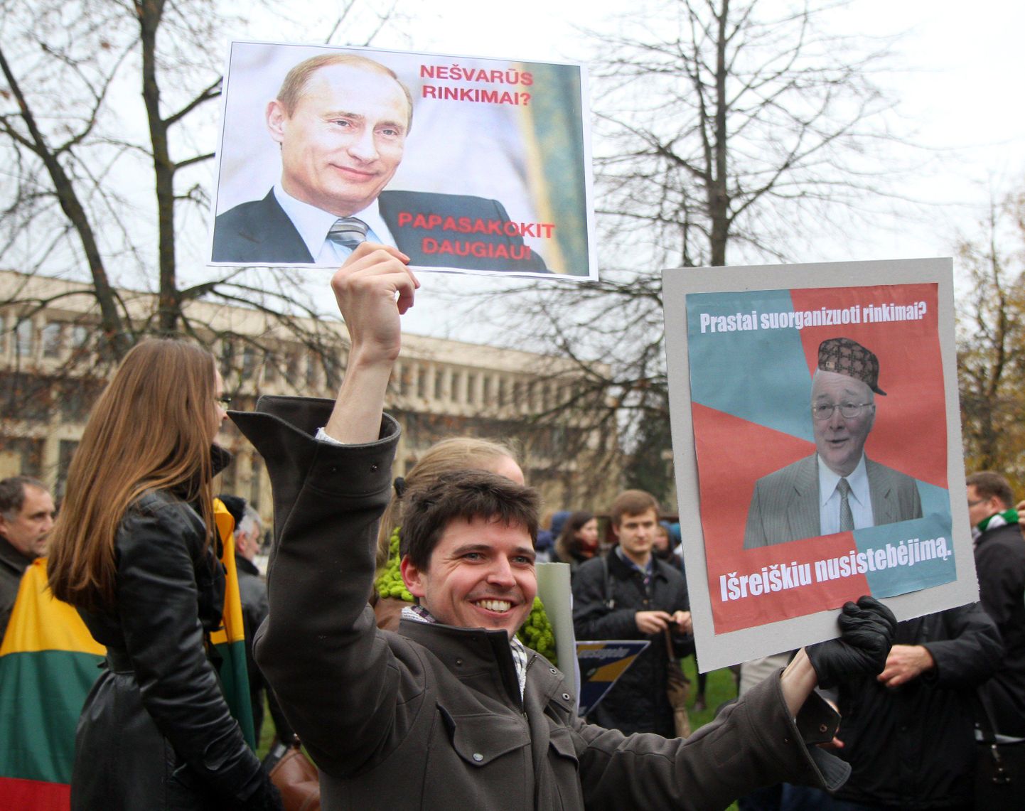 Vilniuse ülikooli tudengid valimispettuste vastu meelt avaldamas.