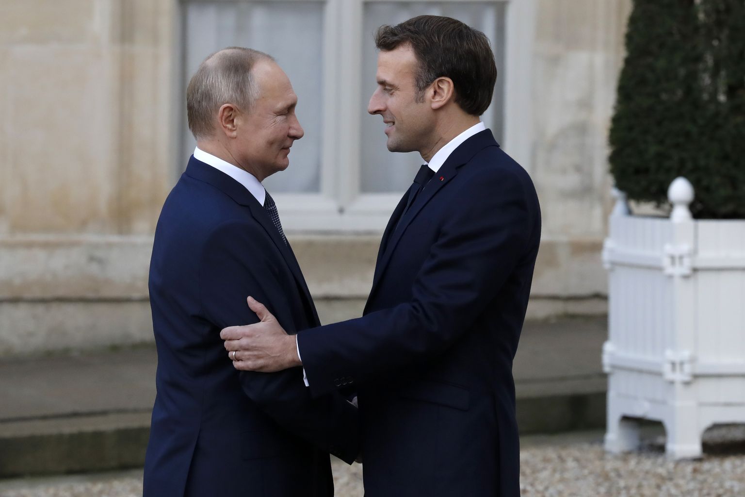 Vladimir Putin ja Emmanuel Macron
