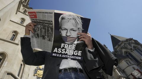 Основатель WikiLeaks Ассанж освобожден из британской тюрьмы