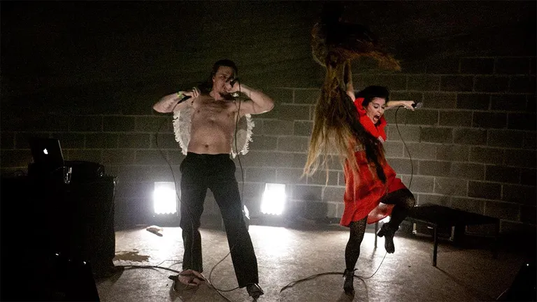 Erna Ómarsdóttiri ja  Valdimar Jóhannsson «Lazyblood», foto