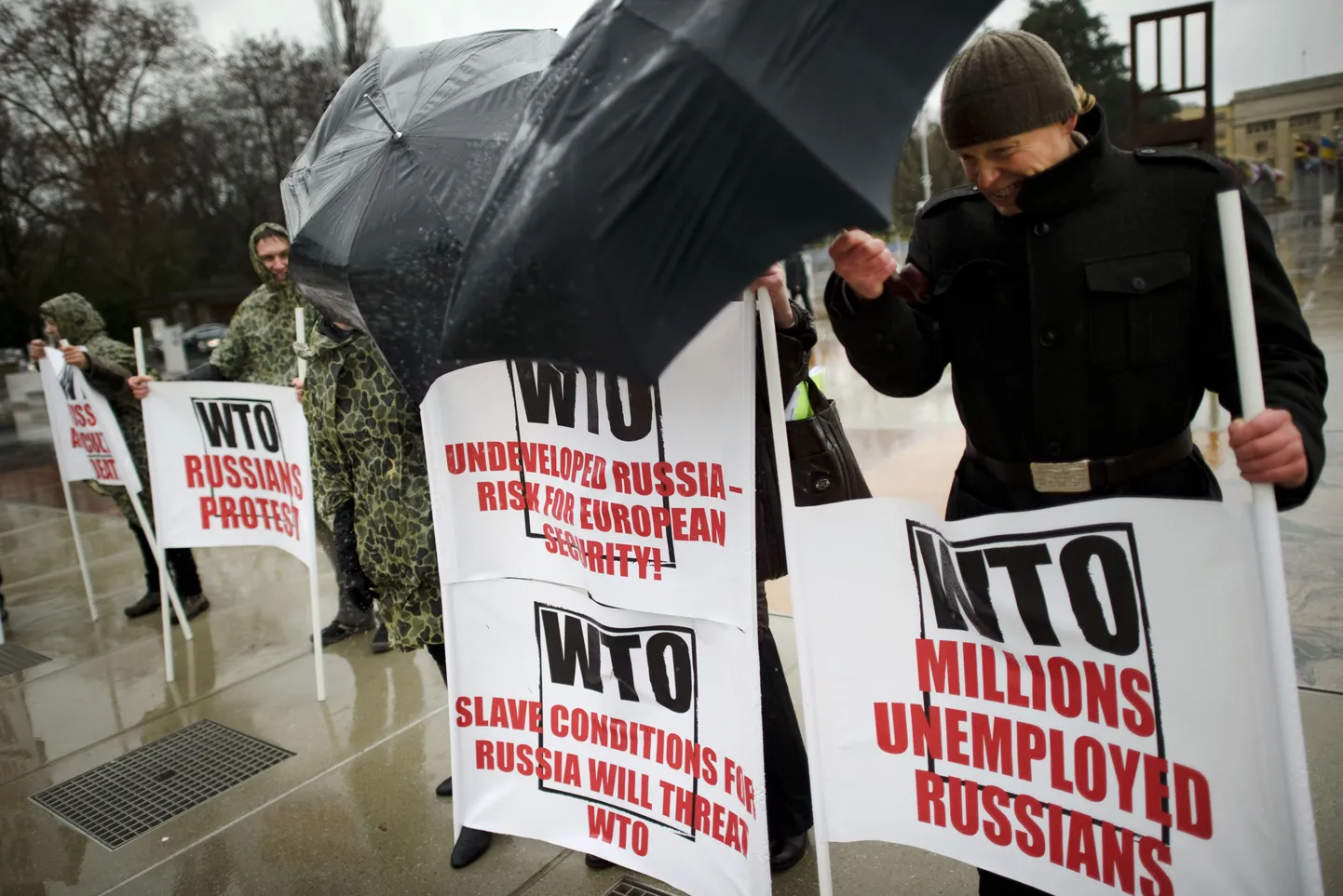 Россияне протестуют против ВТО.