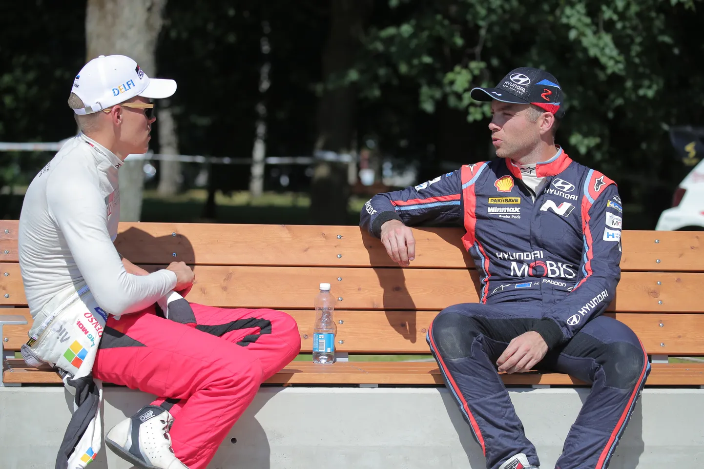 Ott Tänak (vasakul) ja Hayden Paddon.