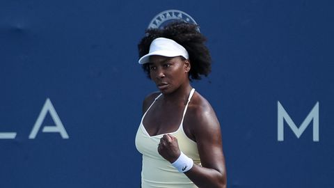 45 gadus vecā Venusa Viljamsa tenisa kortā atgriežas ar uzvaru