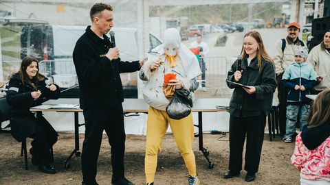 Noskaidrota kaiju saucienu atdarināšanas sacensību uzvarētāja