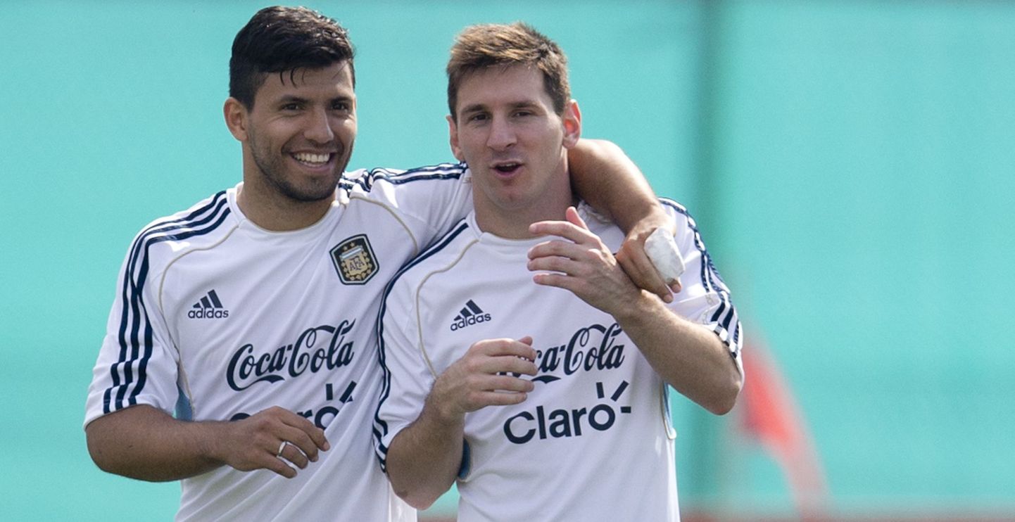 Sergio Agüero (vasakul) ja Lionel Messi Argentiina koondise treeningul. Agüero loodab, et peagi mängivad mehed koos Manchester City's.