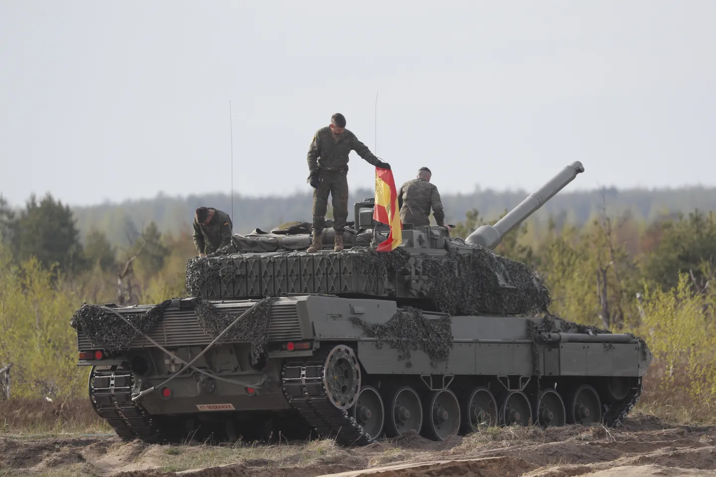 Hispaania Leopard 2 tank õppusel Lätis.